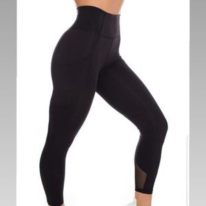 P'tula The Crystal "Driven for More" Leggings